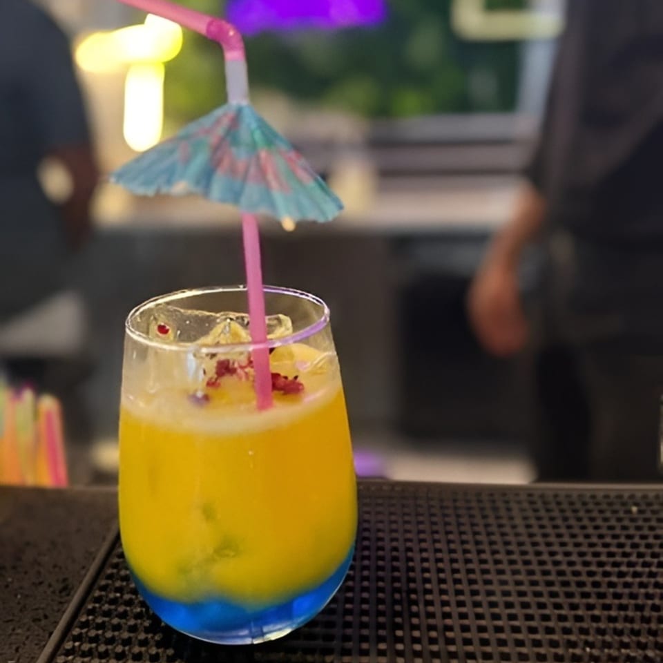 Crafted Drinks, Bold Flavors, Perfect Pairings 🍸