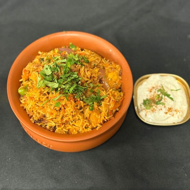 CHICKEN BIRYANI.